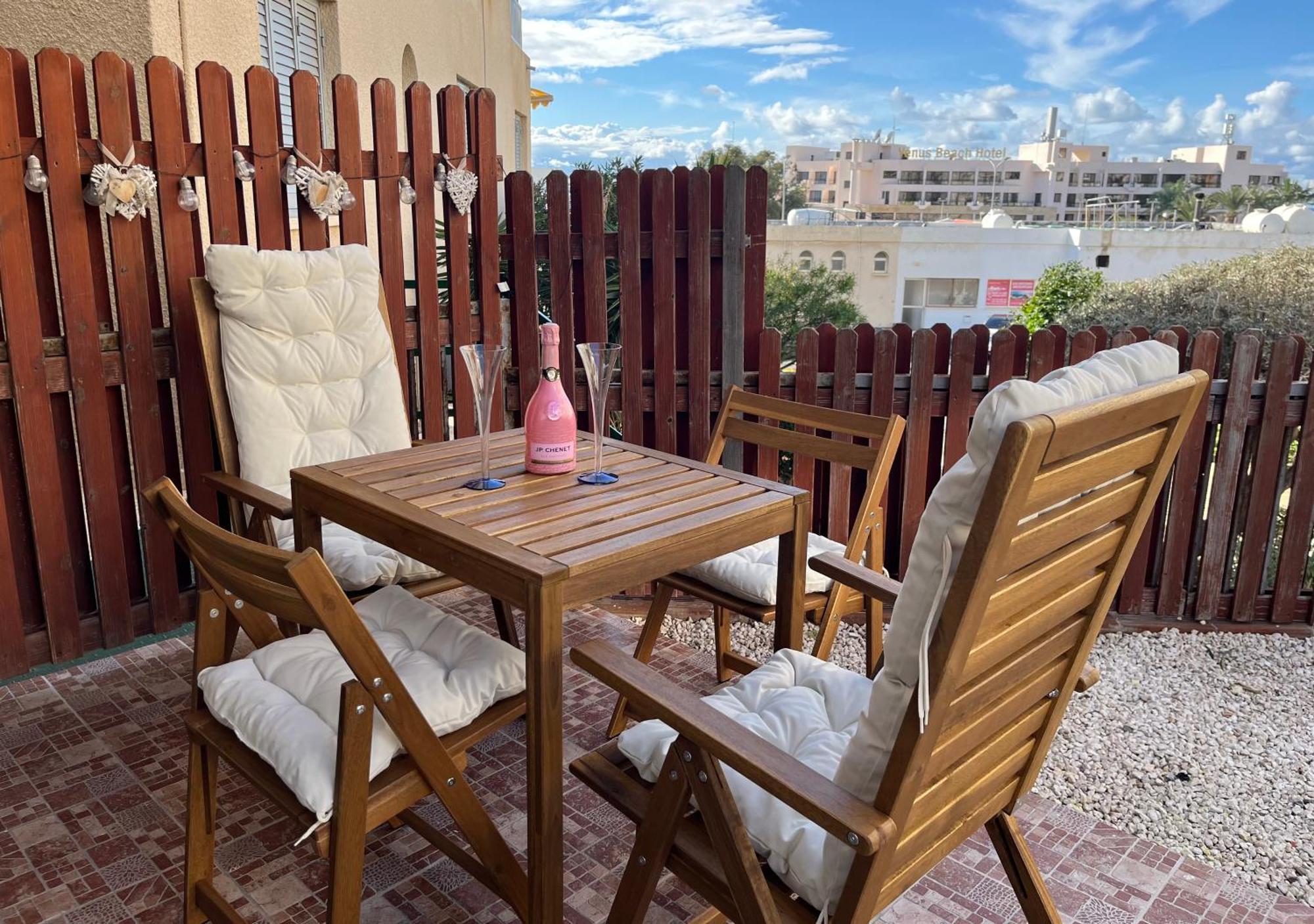 Ferienwohnung Diamond Complex Paphos Exterior foto